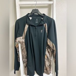 Men’s browning pullover.